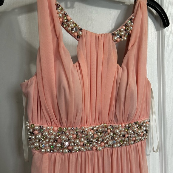 Women’s formal dress - Picture 3 of 3